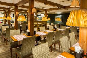 En restaurang eller annat matställe på Holiday Club Caribia Superior Apartments