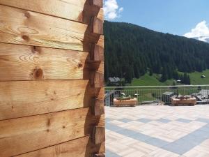 Nespecifikovaný výhled na hory nebo výhled na hory při pohledu z aparthotelu