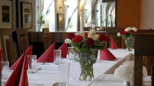 Reštaurácia alebo iné gastronomické zariadenie v ubytovaní Ośrodek SCSK Optima