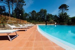 The swimming pool at or close to Residence Renaione Még 37 kép