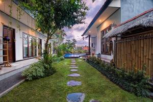 Zahrada ubytování Bali Full Moon Guest House
