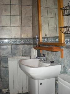 A bathroom at Cal Pedrals