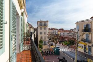 カンヌにあるA lovely split level townhouse in the heart of Cannes next to the Marche Forville and the Palais 1749のギャラリーの写真