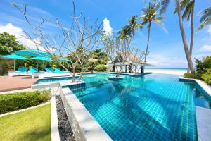 Bazén v ubytování Beachfront Villa Baan Paradise nebo v jeho okolí