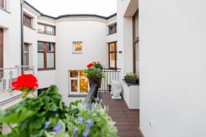 Balkón alebo terasa v ubytovaní Kings Landing Apartament