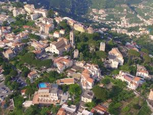 Uma visão geral de Scala ou uma vista da cidade tirada do apartamento