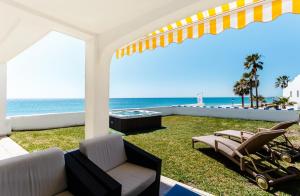Galeriebild der Unterkunft Coral Beach Aparthotel in Marbella