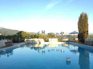 La alberca dentro o cerca de Tenuta Due Laghi