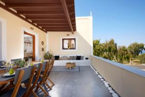A balcony or terrace at Le Blanc Suite