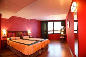 Postel nebo postele na pokoji v ubytování Hotel Duques de Najera