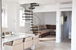 Гостиная зона в Villa M - Your business & holiday apartment in Sibenik
