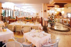 Restaurace v ubytování Park Hotel Oasi