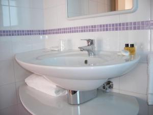 A bathroom at Hotel Belvedere