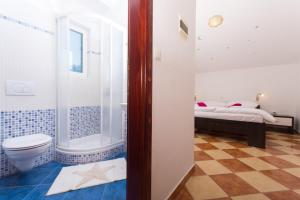 Koupelna v ubytování Guesthouse Vakans + 37 fotografií