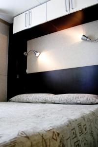 Postel nebo postele na pokoji v ubytování Camping La Focetta Sicula