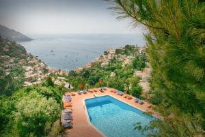 Výhled na bazén z ubytování Positano Holidays nebo okolí