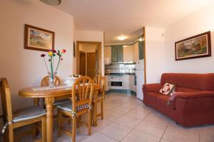 Kuchyň nebo kuchyňský kout v ubytování Calafell Apartment 2