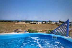 Gallery image of Honeymoon Beach Studios in Perivolos