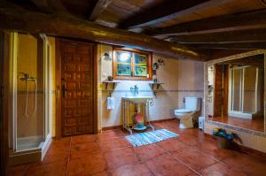 Kúpeľňa v ubytovaní Casa Rural Finca Umbría