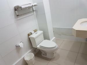 A bathroom at Hotel Diego de Almagro Antofagasta Express