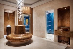 حمام في فندق قصر مكة رافلز