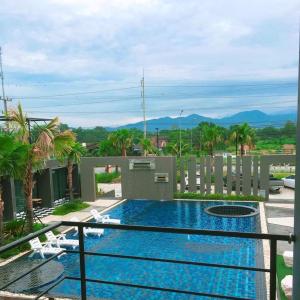 Bazén v ubytování Sp3 Hotel nebo v jeho okolí