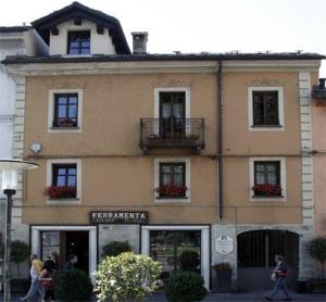 The building in which a vendégházakat is located