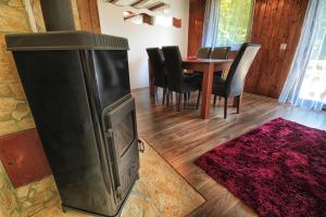 Galeriebild der Unterkunft Estavela Holiday home in Jezerce