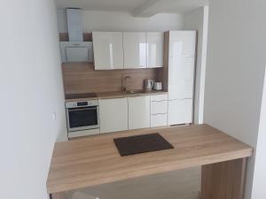 Kuchyňa alebo kuchynka v ubytovaní Villa Isabela