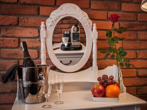 Nápoje v ubytovaní Hotel Betmanowska Main Square Residence Adults Only