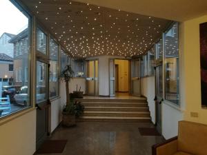 a house with a ceiling with stars on it at Hotel Aurora in Mestre