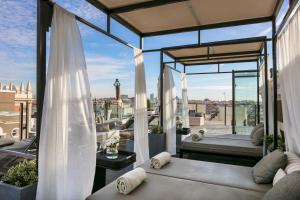 A balcony or terrace at Emperador