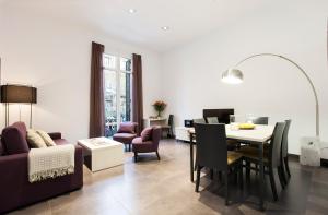 Posedenie v ubytovaní Aspasios Rambla Catalunya Apartments