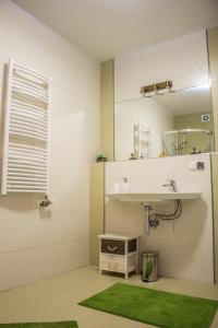 A bathroom at Apartment Tatrachata