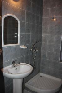 Ένα μπάνιο στο Firuza Hostel