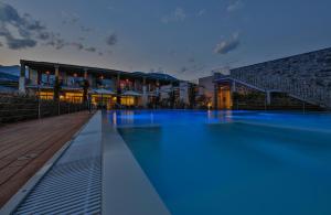 Basen w obiekcie Tullio Hotel lub w pobliżu
