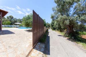 The swimming pool at or close to Stavlos