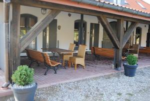 Patio alebo iná vonkajšia časť ubytovania Siedlisko Konradówka