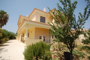 Gallery image of Villa Alice - Free Wifi & Air co & Swimming pool - by bedzy in Albufeira