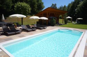 Bazén v ubytování Gästehaus Almrausch, Ferienanlage mit Pool nebo v jeho okolí