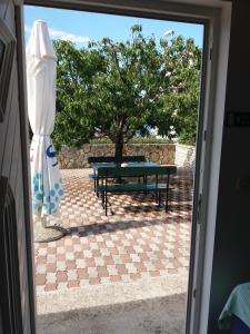 Balkón nebo terasa v ubytování Apartmani Huljev