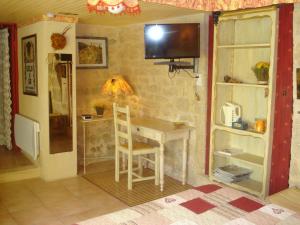 Kitchen o kitchenette sa locastillon