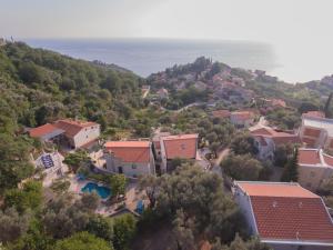 Bird's-eye view ng Reževići Apartments