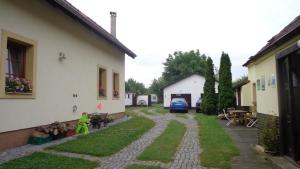 Vonkajšia záhrada v ubytovaní Pension Camp Prager
