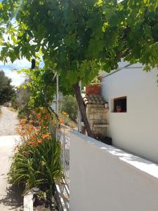 Gallery image of Hvar-Pakleni islands- isolated Robinson House Moj Mir in Hvar