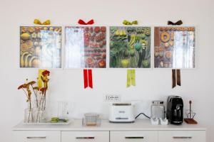Coffee and tea making facilities at Il Nido del Gabbiano