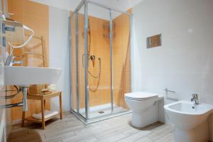 Kúpeľňa v ubytovaní 6Venti close to the beach of Marina di Modica,5 minutes walking distance about