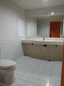 Centre Hotel tesisinde bir banyo