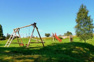 Children's play area sa Pension Löffelschmiede