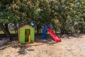 Gallery image of Pavlimari Studios in Pyrgi Thermis